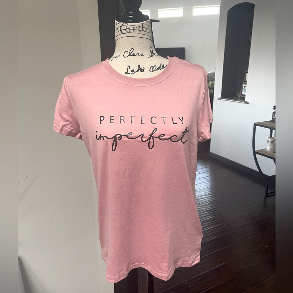 NWOT Women’s Fashion top Size M(6)